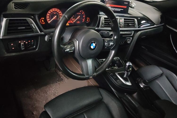 Used BMW 3 Series GT 2019 320i M Sport Package Interior 3