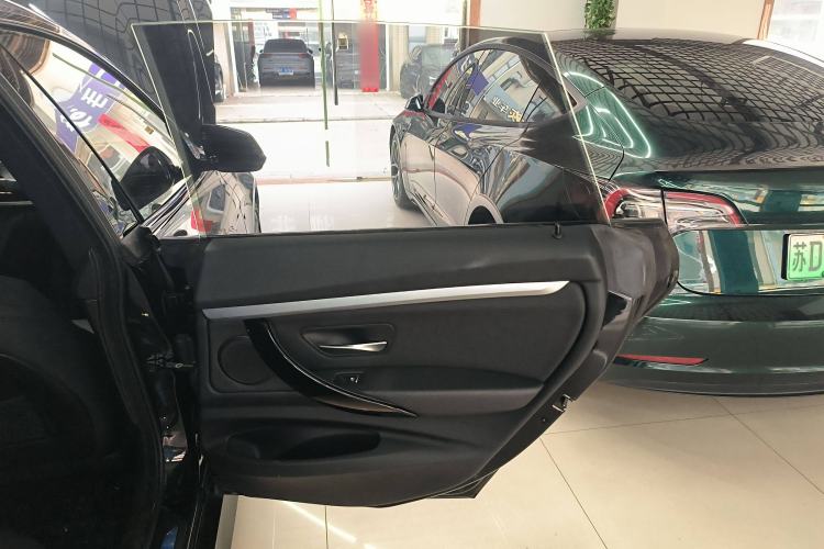 Used BMW 3 Series GT 2019 320i M Sport Package Interior 6