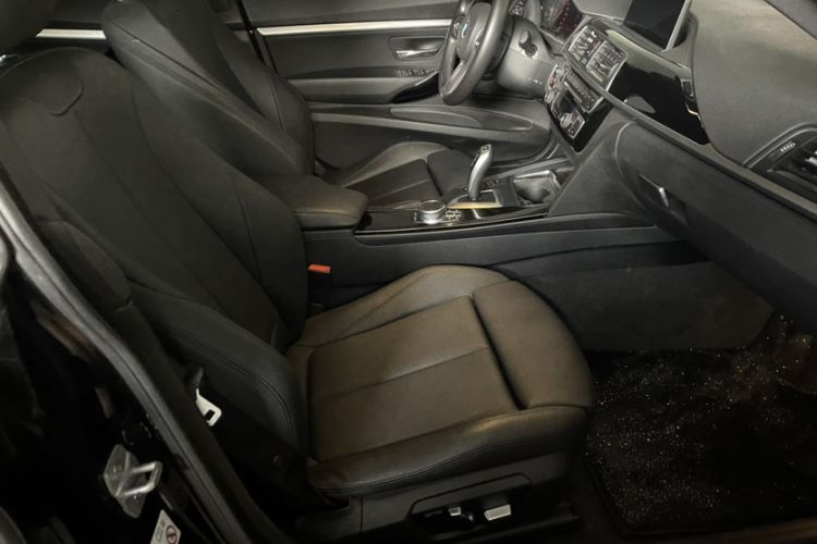 Used BMW 3 Series GT 2019 320i M Sport Package Interior 6