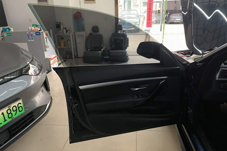 Used BMW 3 Series GT 2019 320i M Sport Package Interior 7