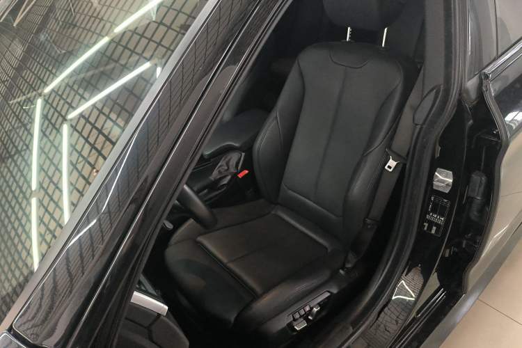 Used BMW 3 Series GT 2019 320i M Sport Package Left Front Seat