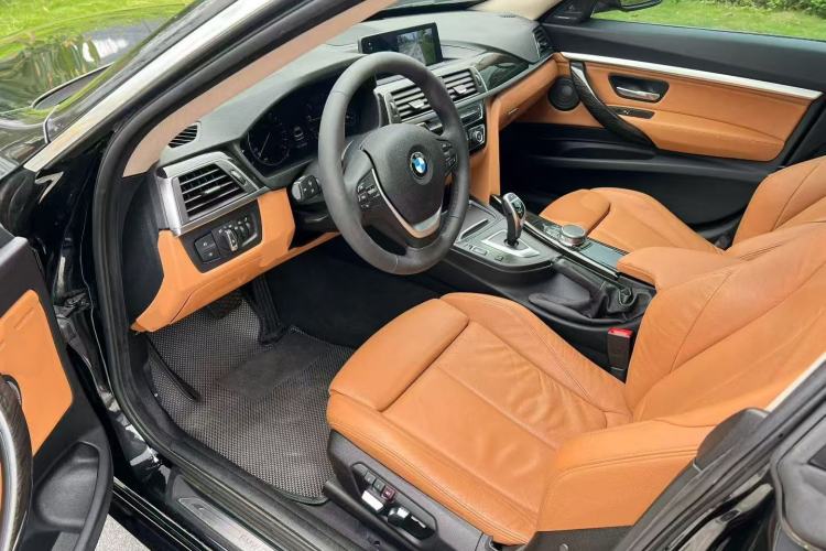 Used BMW 3 Series GT 2019 320i Luxury Design Package Left Front Seat