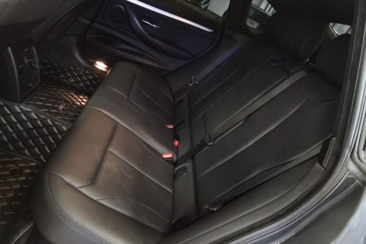 Used BMW 3 Series GT 2019 320i M Sport Package Left Rear Seat