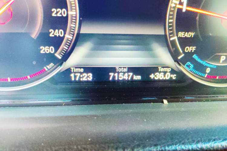 Used BMW 3 Series GT 2019 320i M Sport Odometer Close Up