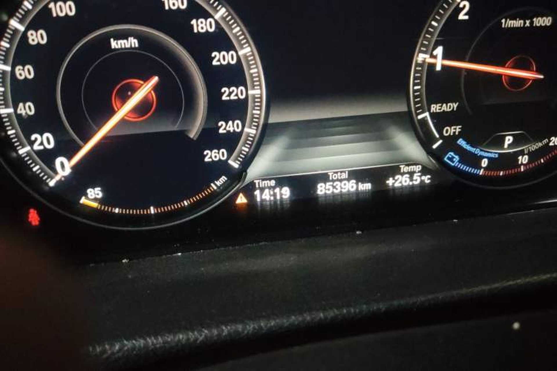 Used BMW 3 Series GT 2019 320i M Sport Package Odometer Close Up