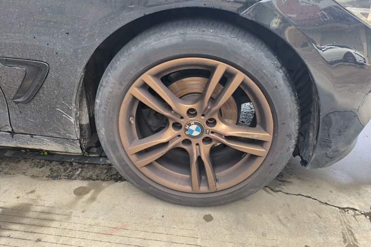 Used BMW 3 Series GT 2019 320i M Sport Package Right Front Wheel Hub