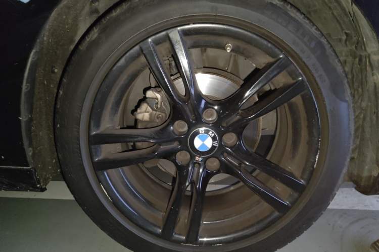 Used BMW 3 Series GT 2019 320i M Sport Night Edition Right Front Wheel Hub