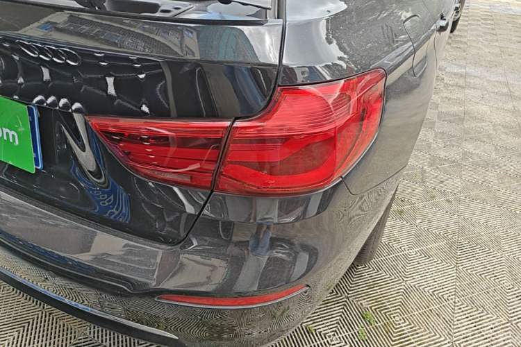 Used BMW 3 Series GT 2019 320i Luxury Design Package Right Rear Taillight