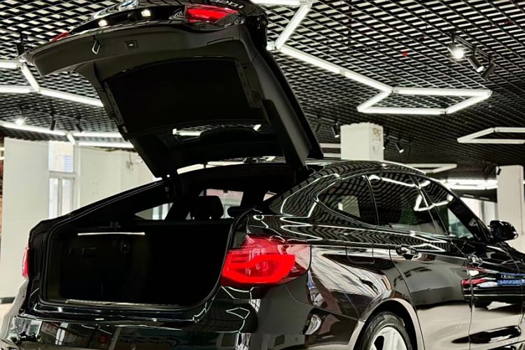 Used BMW 3 Series GT 2019 320i M Sport Package Trunk