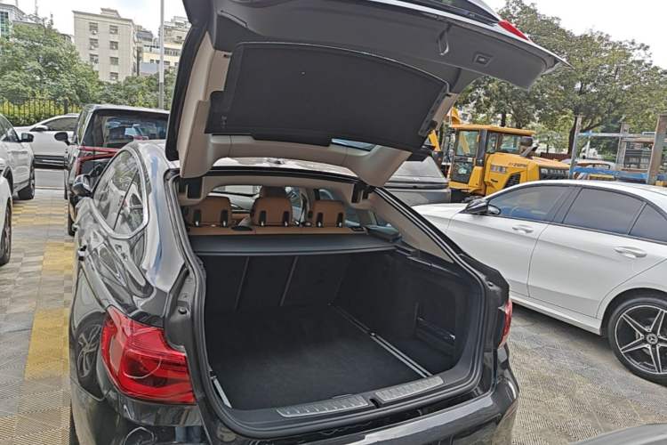 Used BMW 3 Series GT 2019 320i Luxury Design Package Trunk