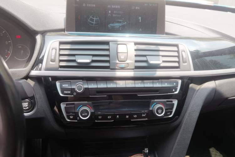 Used BMW 3 Series GT 2019 320i M Sport Night Edition Audio And AC Panel