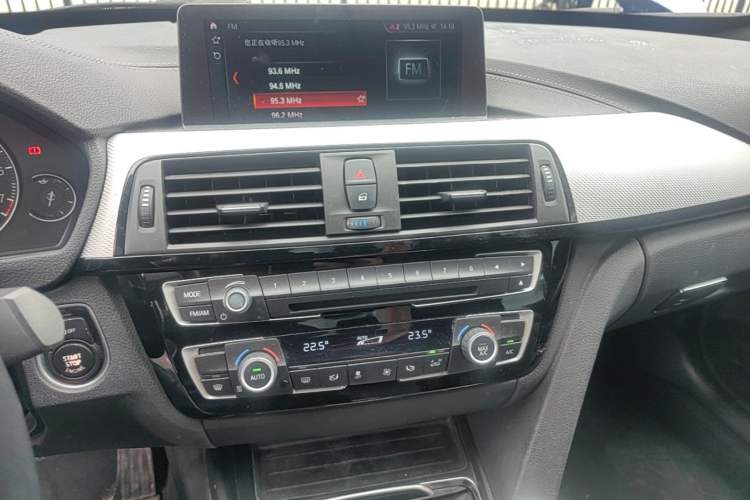 Used BMW 3 Series GT 2019 320i M Sport Audio And AC Panel