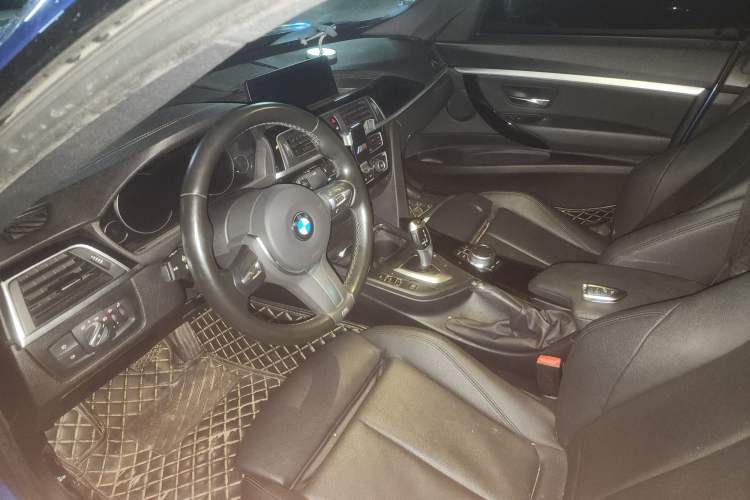 Used BMW 3 Series GT 2019 320i M Sport Package Audio And AC Panel