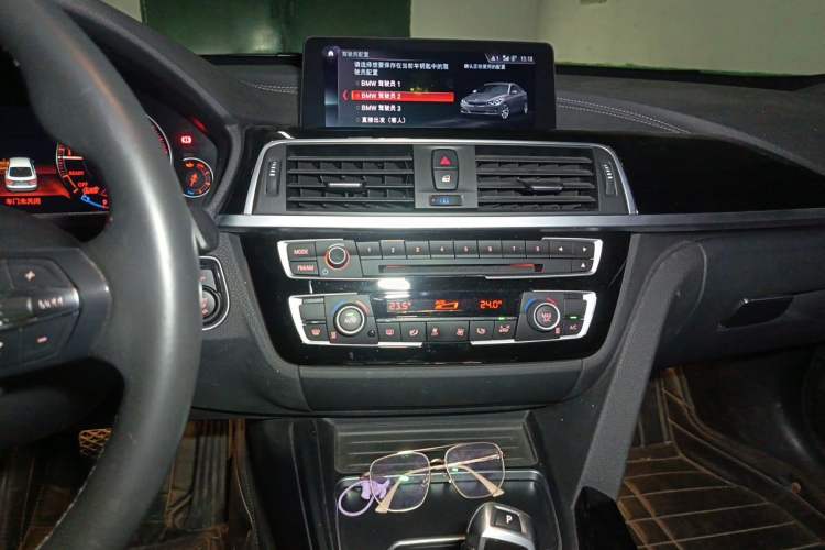 Used BMW 3 Series GT 2019 320i M Sport Package Audio And AC Panel