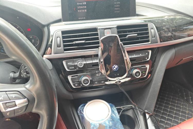 Used BMW 3 Series GT 2019 320i M Sport Package Audio And AC Panel