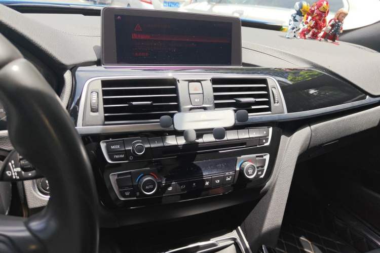 Used BMW 3 Series GT 2019 320i M Sport Package Audio And AC Panel