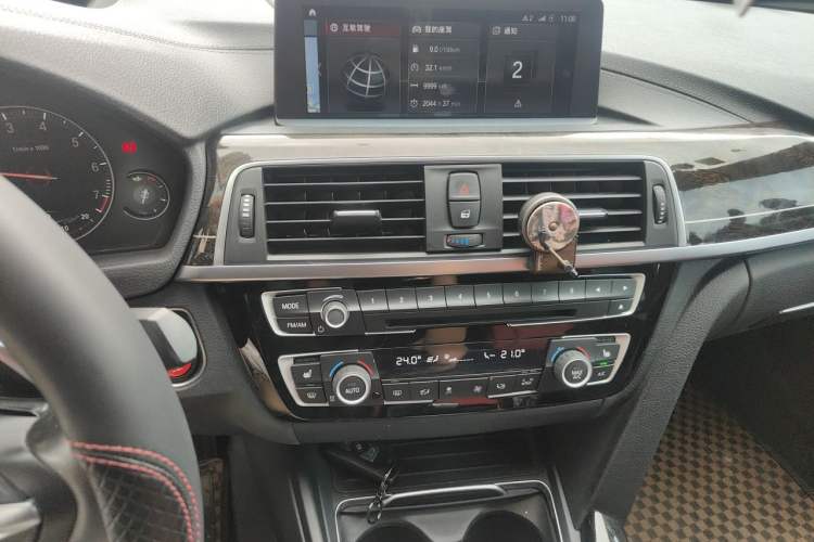Used BMW 3 Series GT 2019 330i xDrive M Sport Edition Audio And AC Panel
