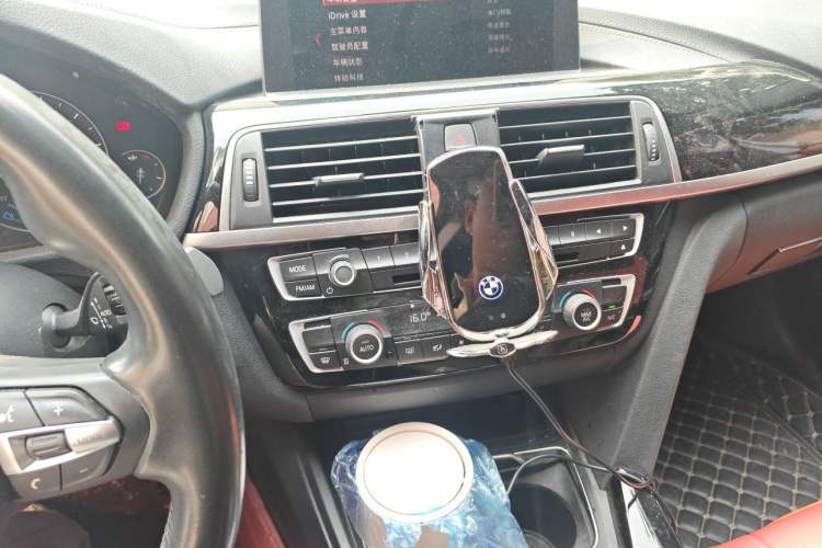 Used BMW 3 Series GT 2019 320i M Sport Package Audio And AC Panel