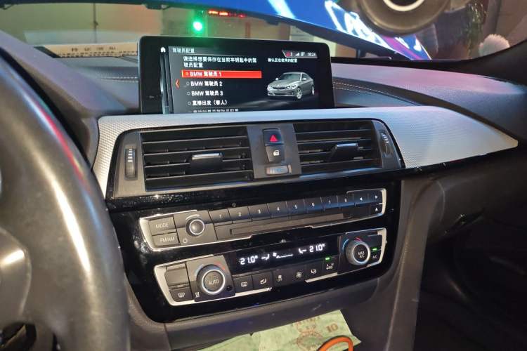 Used BMW 3 Series GT 2019 320i M Sport Audio And AC Panel