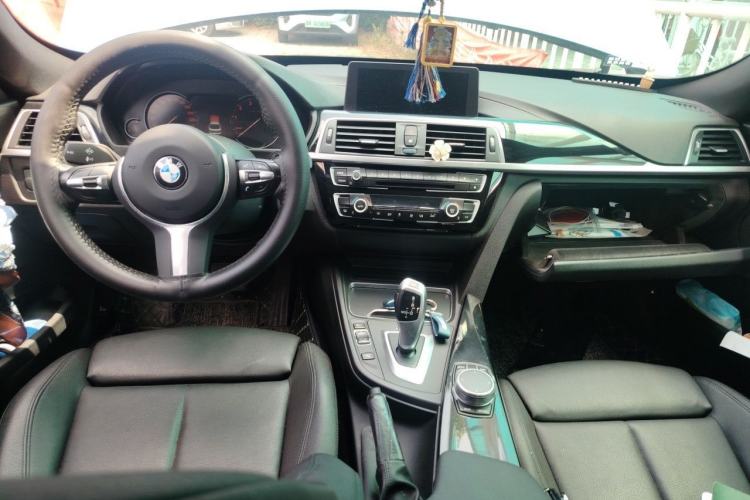 Used BMW 3 Series GT 2019 320i M Sport Package Center Console