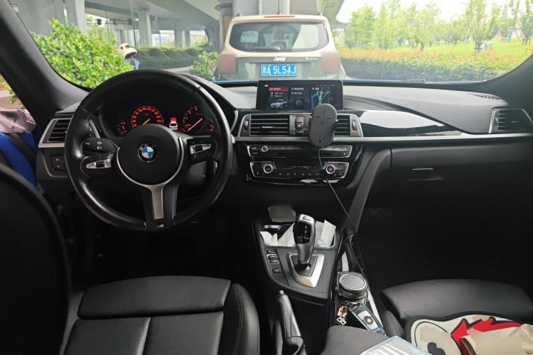 Used BMW 3 Series GT 2019 320i M Sport Package Center Console