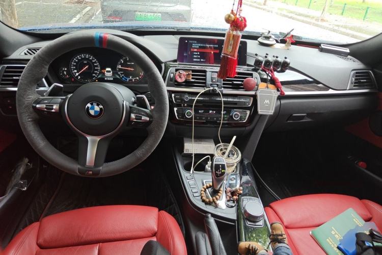 Used BMW 3 Series GT 2019 320i M Sport Night Edition Center Console