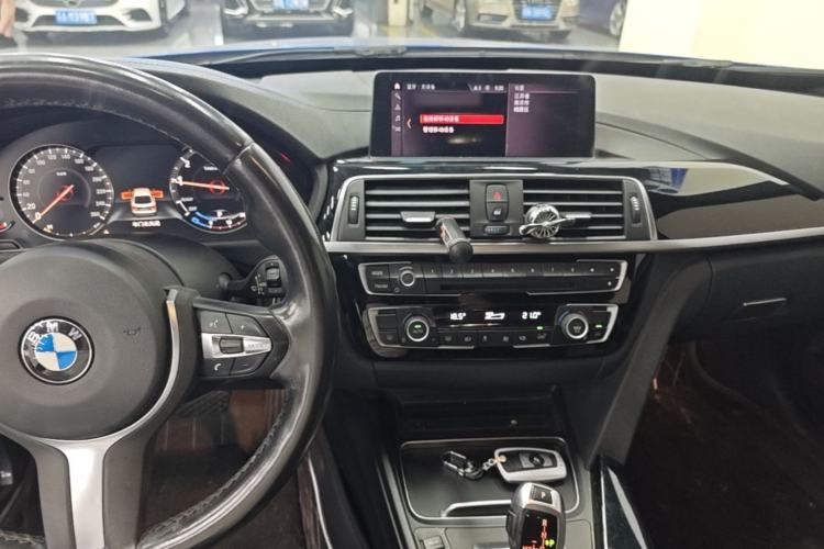 Used BMW 3 Series GT 2019 320i M Sport Package Center Console