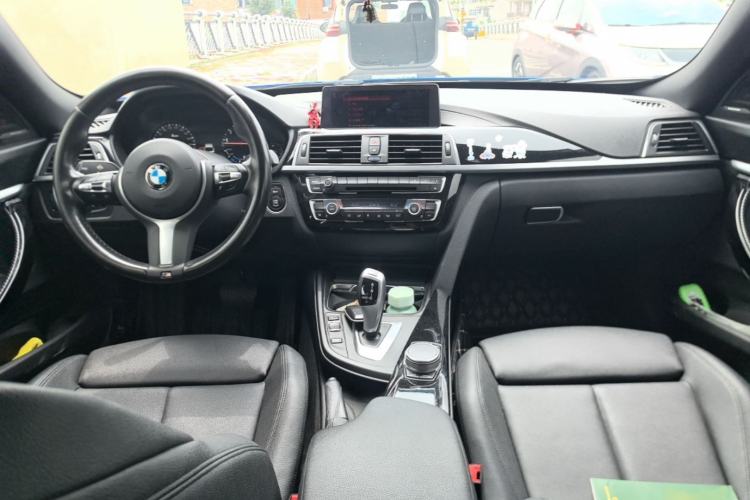 Used BMW 3 Series GT 2019 320i M Sport Package Center Console