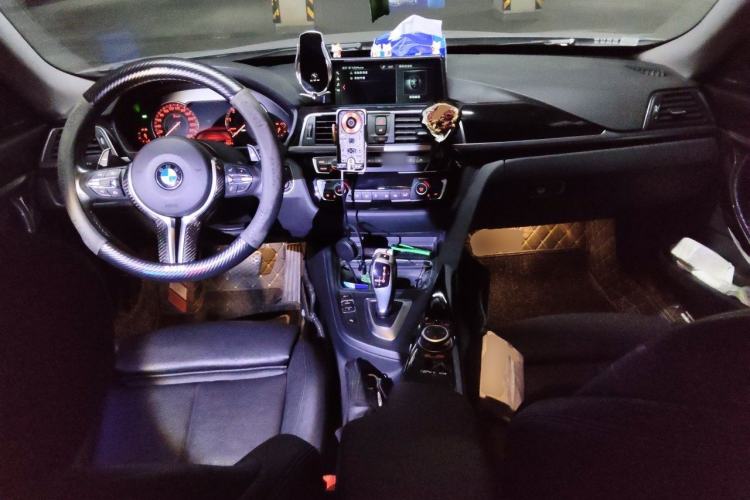 Used BMW 3 Series GT 2019 320i Sport Edition Center Console