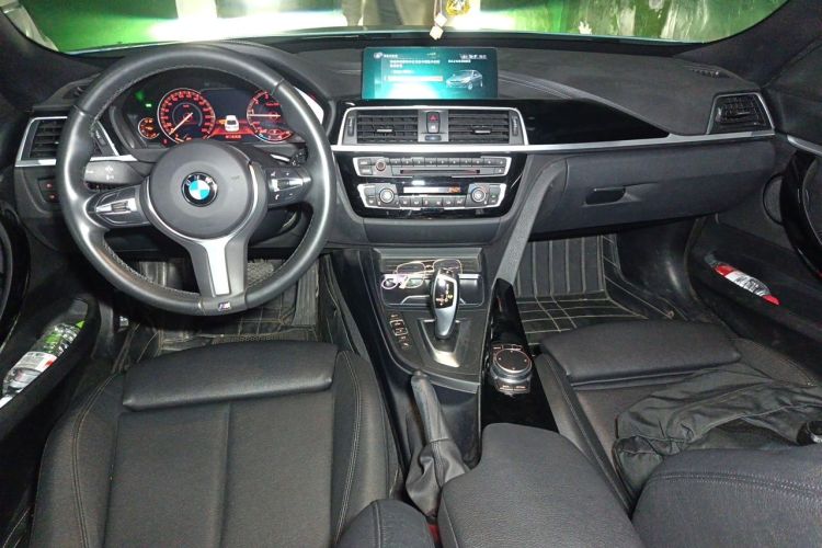 Used BMW 3 Series GT 2019 320i M Sport Package Center Console