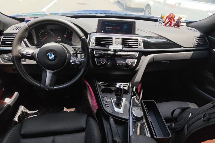 Used BMW 3 Series GT 2019 320i M Sport Package Center Console