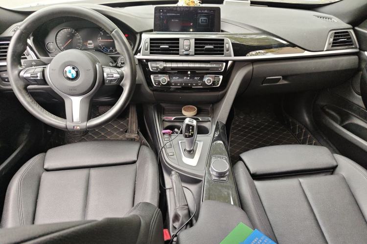 Used BMW 3 Series GT 2019 320i M Sport Package Center Console