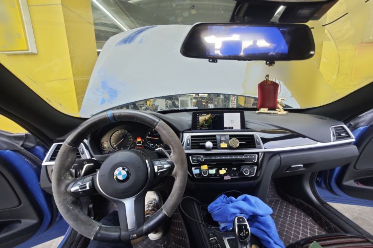 Used BMW 3 Series GT 2019 320i M Sport Night Edition Center Console