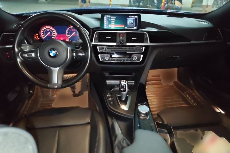 Used BMW 3 Series GT 2019 320i M Sport Package Center Console