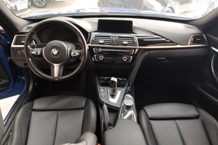 Used BMW 3 Series GT 2019 320i M Sport Package Center Console