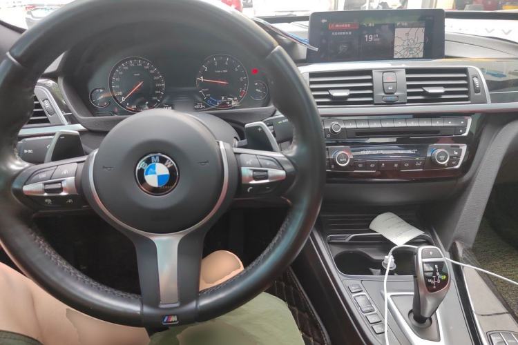 Used BMW 3 Series GT 2019 330i xDrive M Sport Edition Center Console