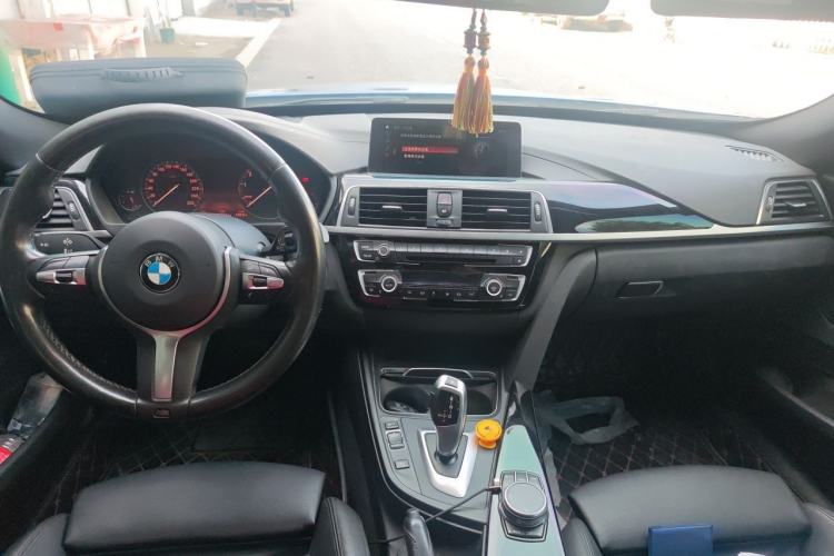 Used BMW 3 Series GT 2019 320i M Sport Package Center Console