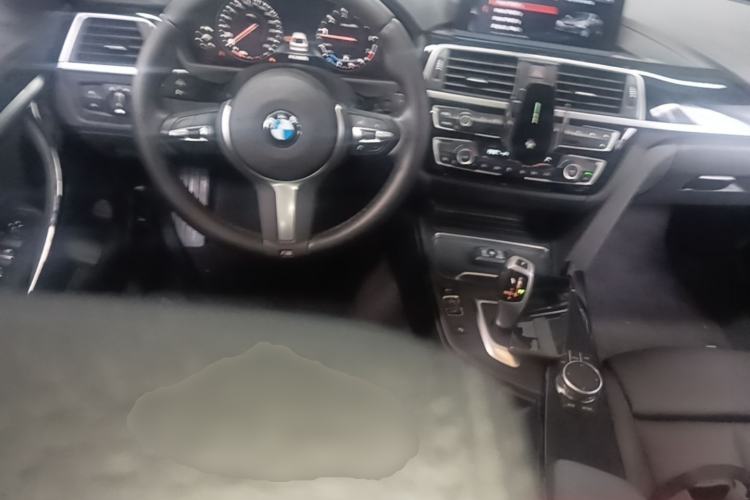 Used BMW 3 Series GT 2019 320i M Sport Package Center Console