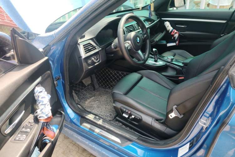 Used BMW 3 Series GT 2019 320i M Sport Package Driver Seat