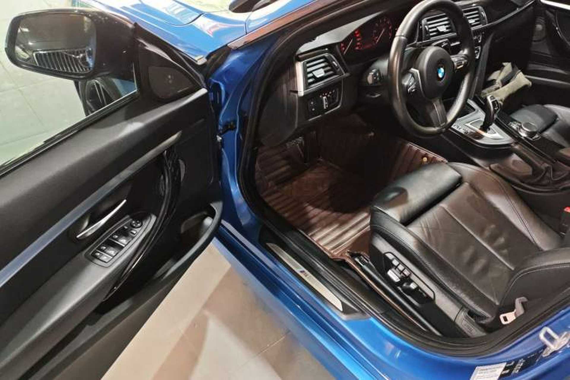 Used BMW 3 Series GT 2019 320i M Sport Night Edition Driver Seat