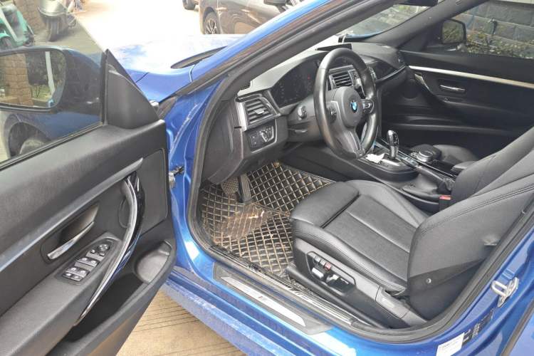 Used BMW 3 Series GT 2019 320i M Sport Package Driver Seat