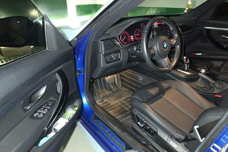 Used BMW 3 Series GT 2019 320i M Sport Package Driver Seat