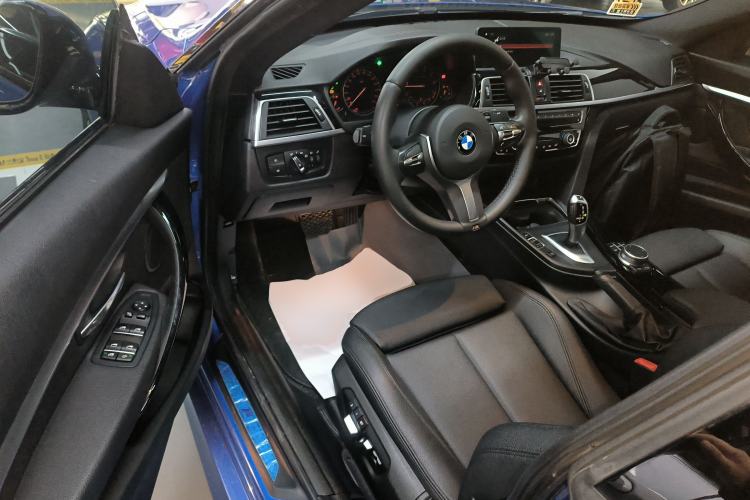 Used BMW 3 Series GT 2019 320i M Sport Package Driver Seat