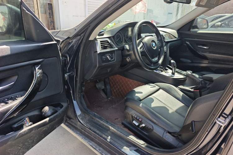 Used BMW 3 Series GT 2019 320i Sport Edition Driver Seat