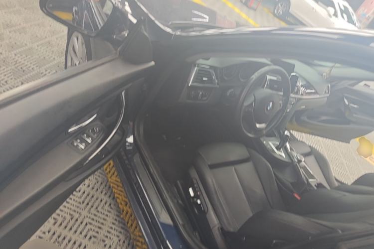 Used BMW 3 Series GT 2019 320i Sport Edition Driver Seat