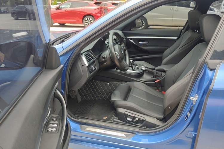 Used BMW 3 Series GT 2019 320i M Sport Package Driver Seat