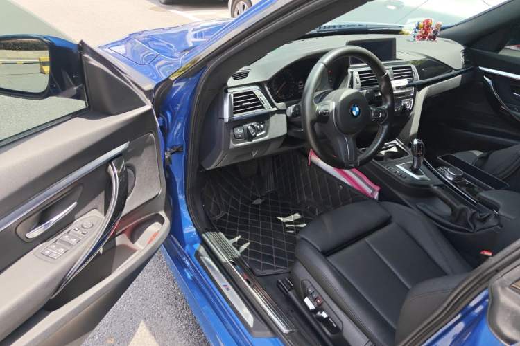 Used BMW 3 Series GT 2019 320i M Sport Package Driver Seat