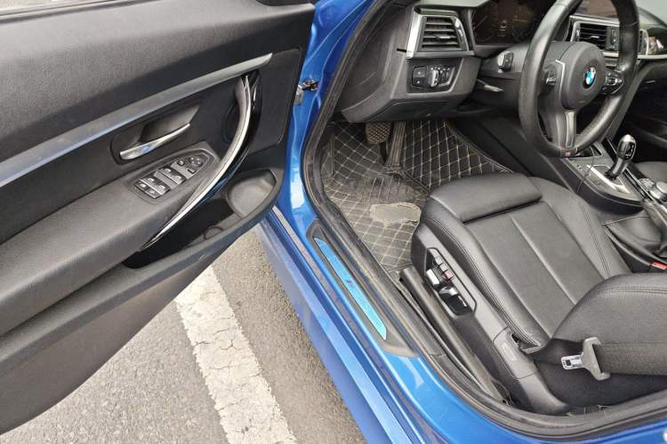 Used BMW 3 Series GT 2019 320i M Sport Package Driver Seat