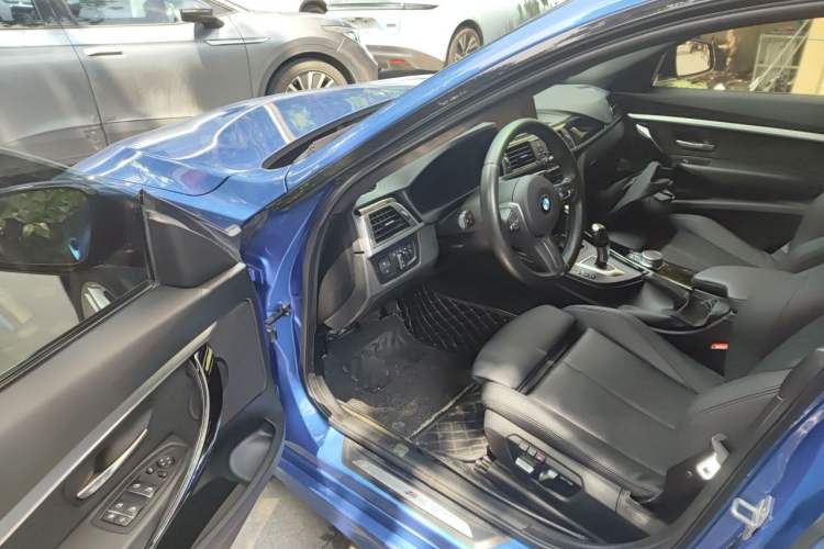 Used BMW 3 Series GT 2019 320i M Sport Package Driver Seat