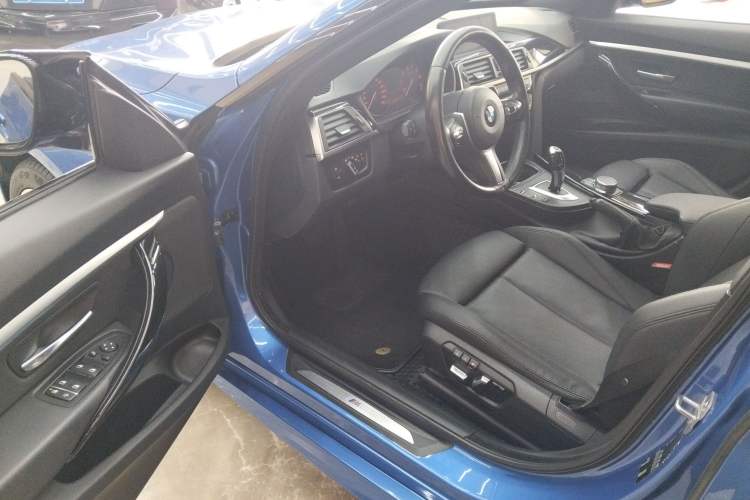 Used BMW 3 Series GT 2019 320i M Sport Package Driver Seat